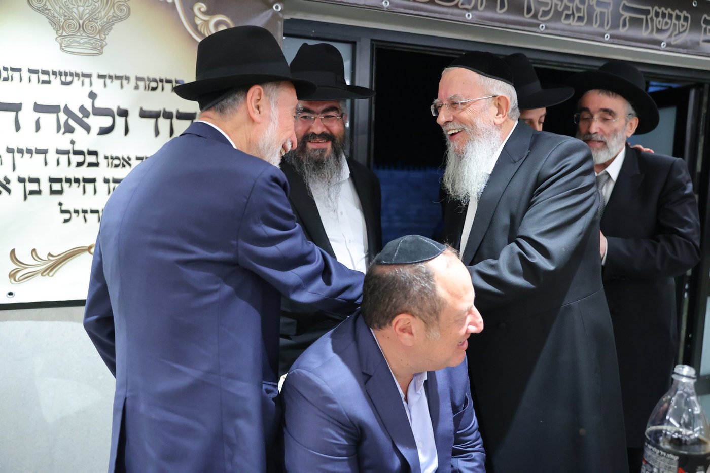 הכנסת ספר תורה לישיבת 'באר יצחק' 