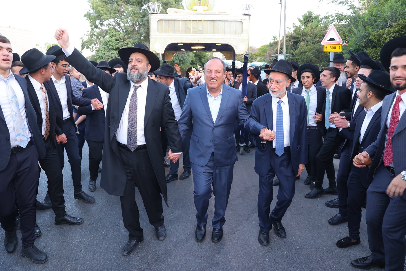 הכנסת ספר תורה לישיבת 'באר יצחק' 