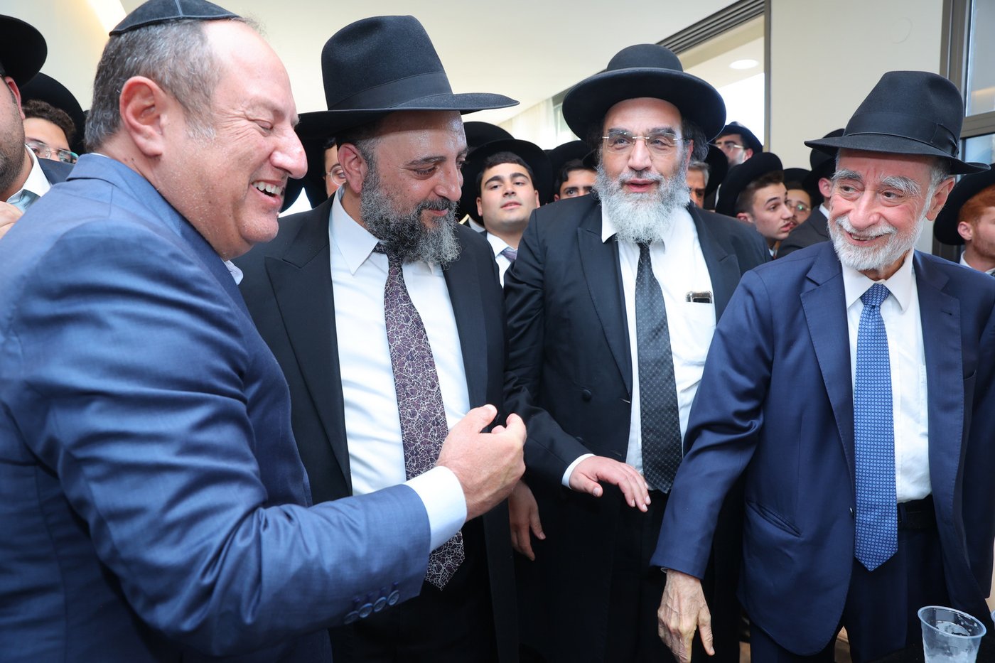 הכנסת ספר תורה לישיבת 'באר יצחק' 