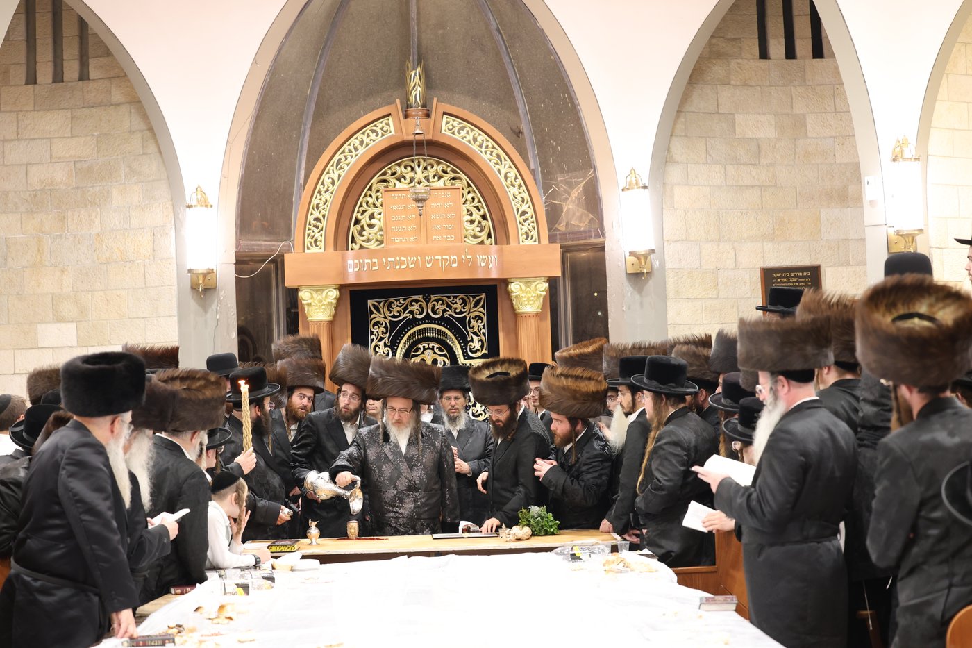 'שבת כותל' בחצר הקודש ביאלה ב"ב
