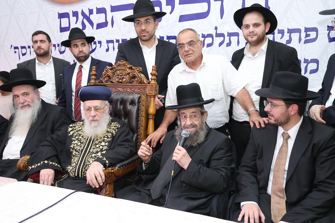 הראשל"צ הגר"י יוסף בביקור בשכונת הסופרים