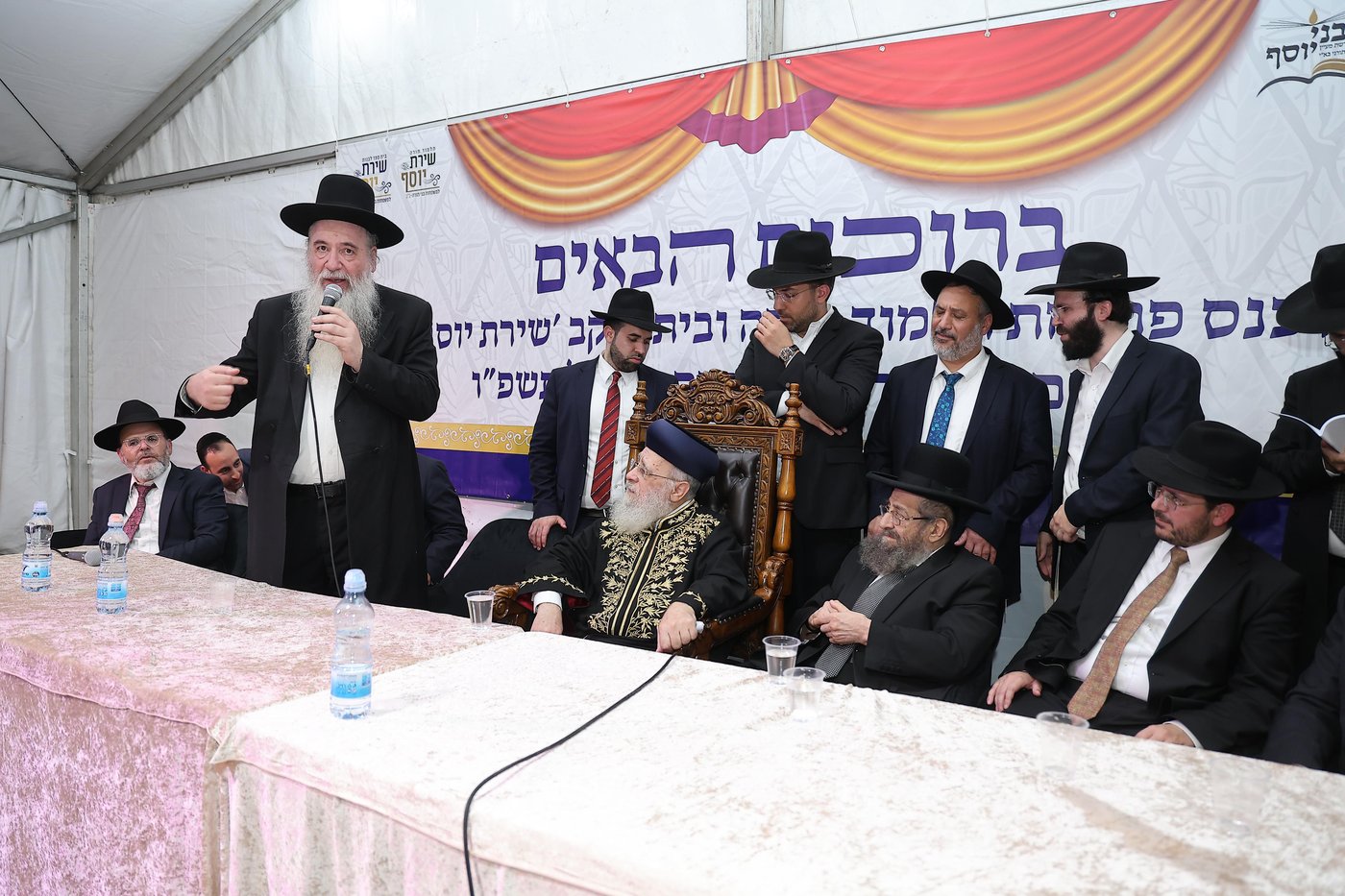 הראשל"צ הגר"י יוסף בביקור בשכונת הסופרים