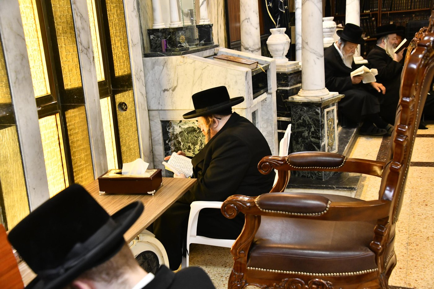 תשעה באב בחצה"ק שומרי אמונים