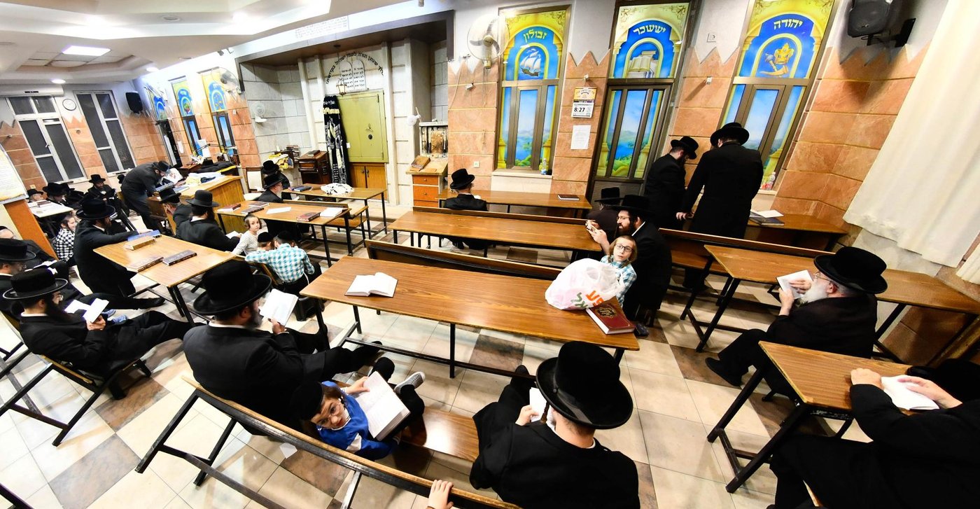 ליל תשעה באב אצל האדמו"ר מנאראל