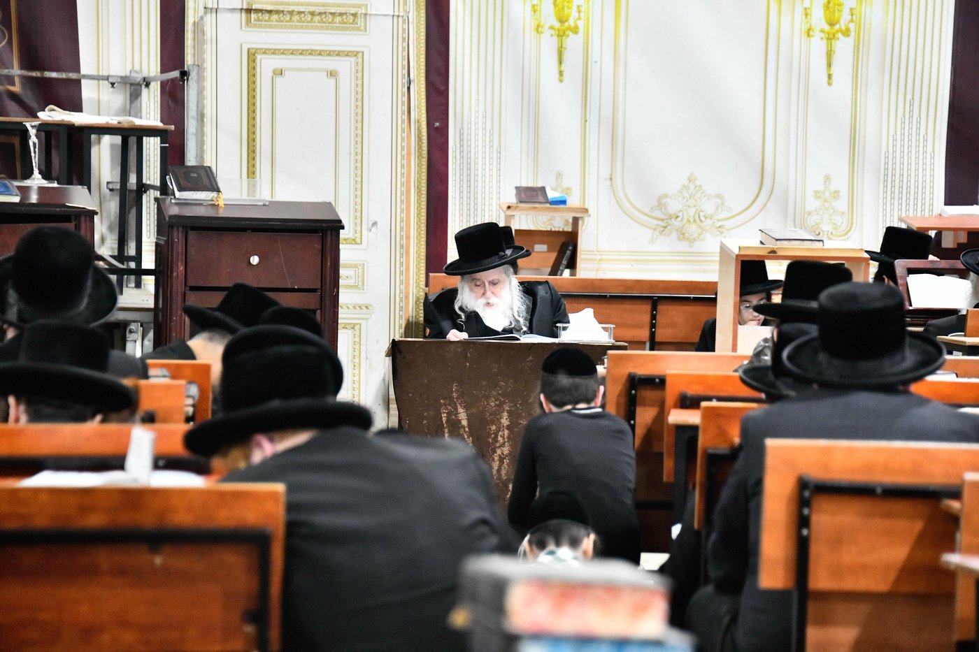 תשעה באב בחצה"ק מחנובקא בעלזא