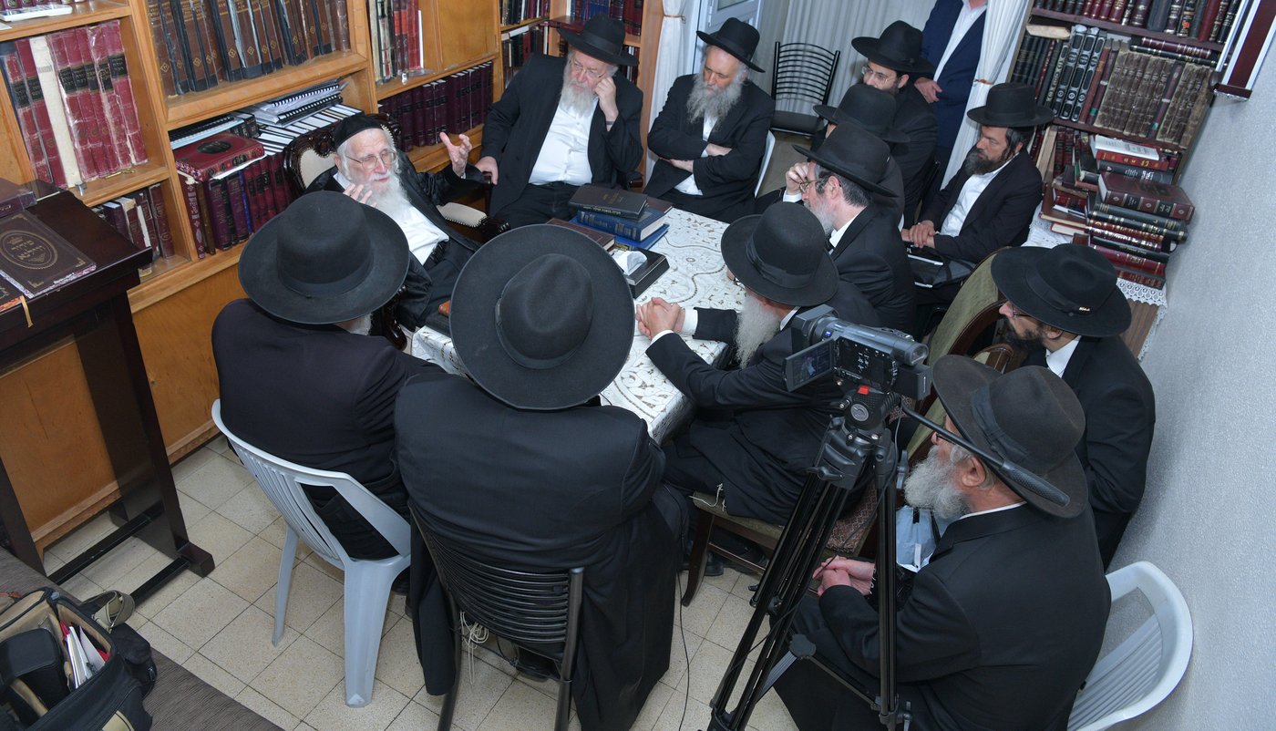 התאחדות רבני הקהילות התכנסו במעונו של הגר"ע אויערבאך