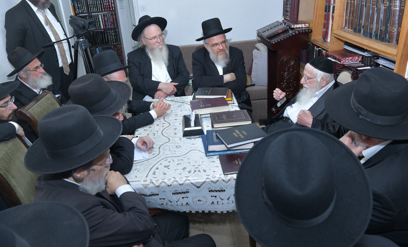 התאחדות רבני הקהילות התכנסו במעונו של הגר"ע אויערבאך