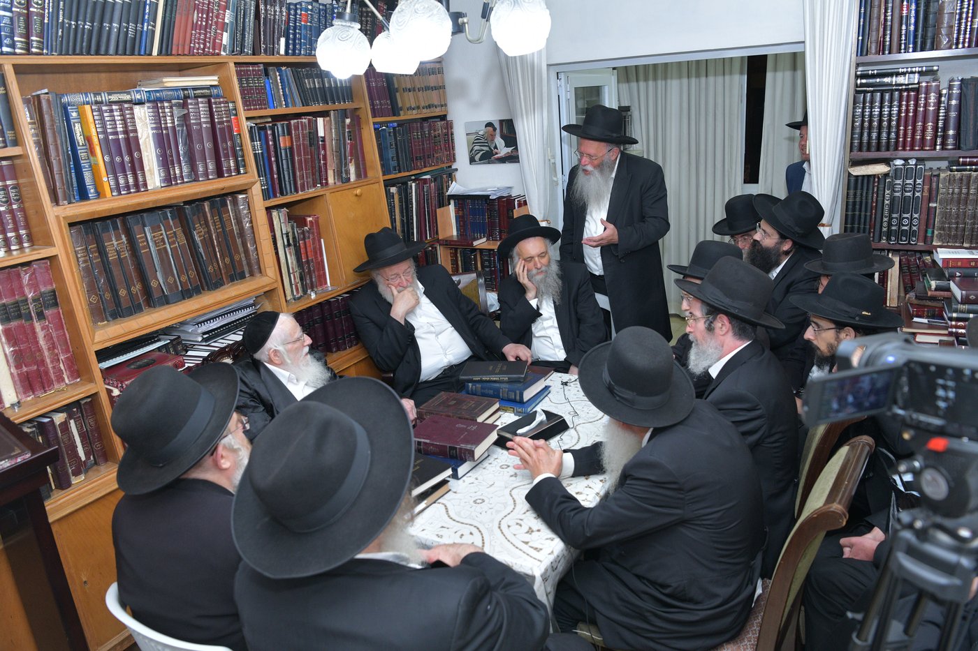 התאחדות רבני הקהילות התכנסו במעונו של הגר"ע אויערבאך