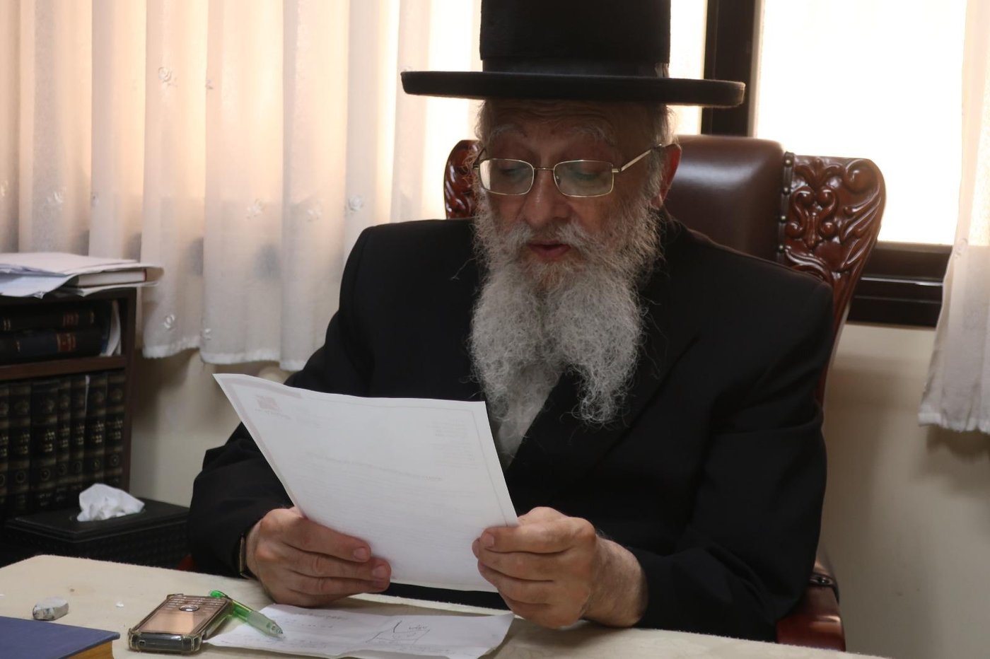 הרבנים מצטרפים לקריאת יד לאחים: להזהיר גדולים על הקטנים במיוחד בימי בין הזמנים
