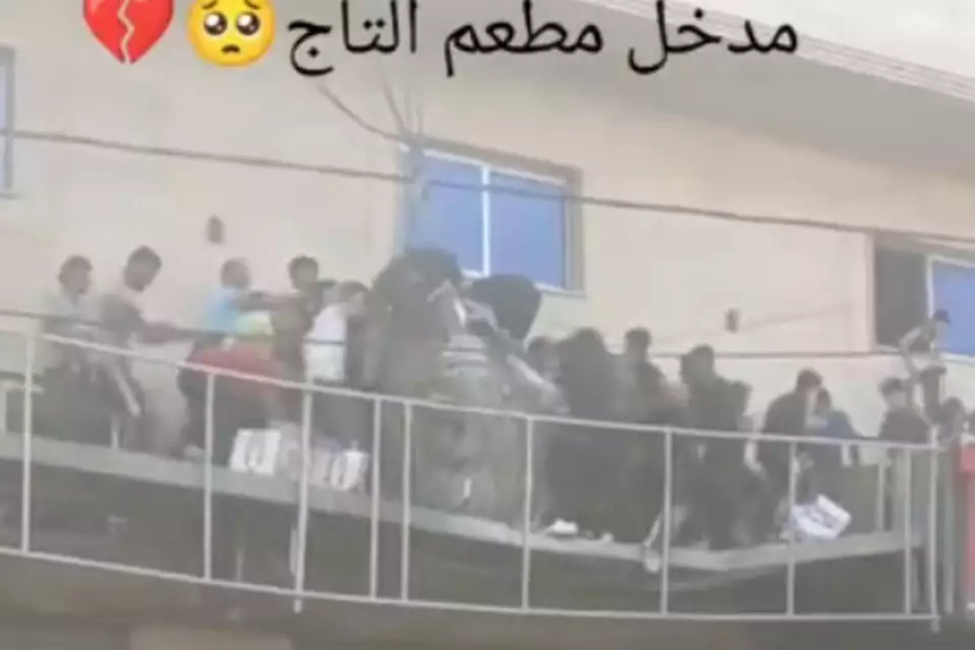 פצועים במקום: התנפלו על הסיוע שהוצנח, וצנחו מגובה אל הקרקע | צפו