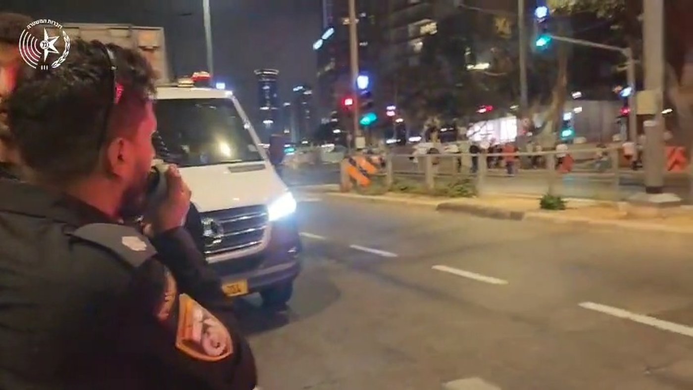 המשטרה פינתה מפגינים מאיילון; שלושה נעצרו, חומרי בעירה נתפסו