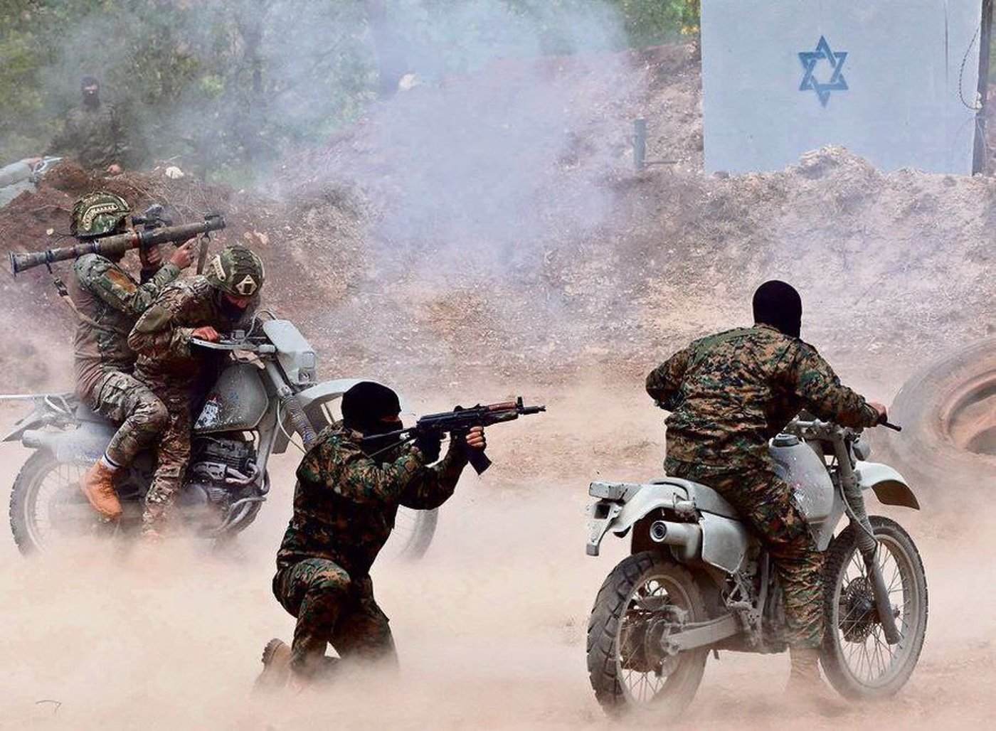 מחבלי חיזבאללה באימון
