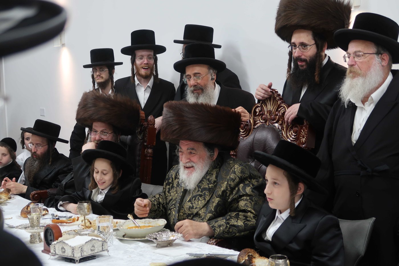 שמחת הבר מצווה לניניו התאומים של האדמו"ר מויז'ניץ