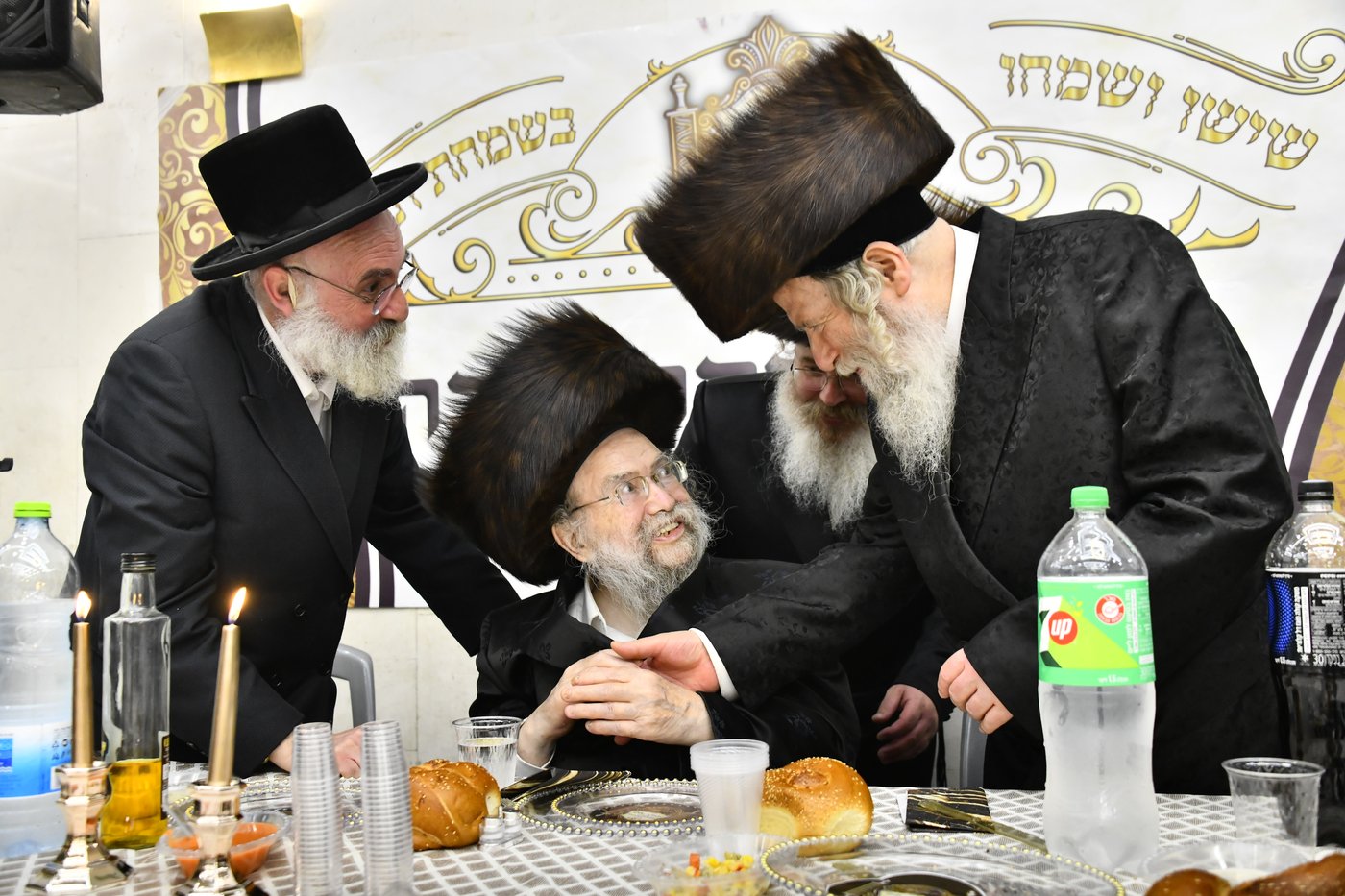 הכנסת ספר תורה לביהמ"ד ערלוי בב"ב