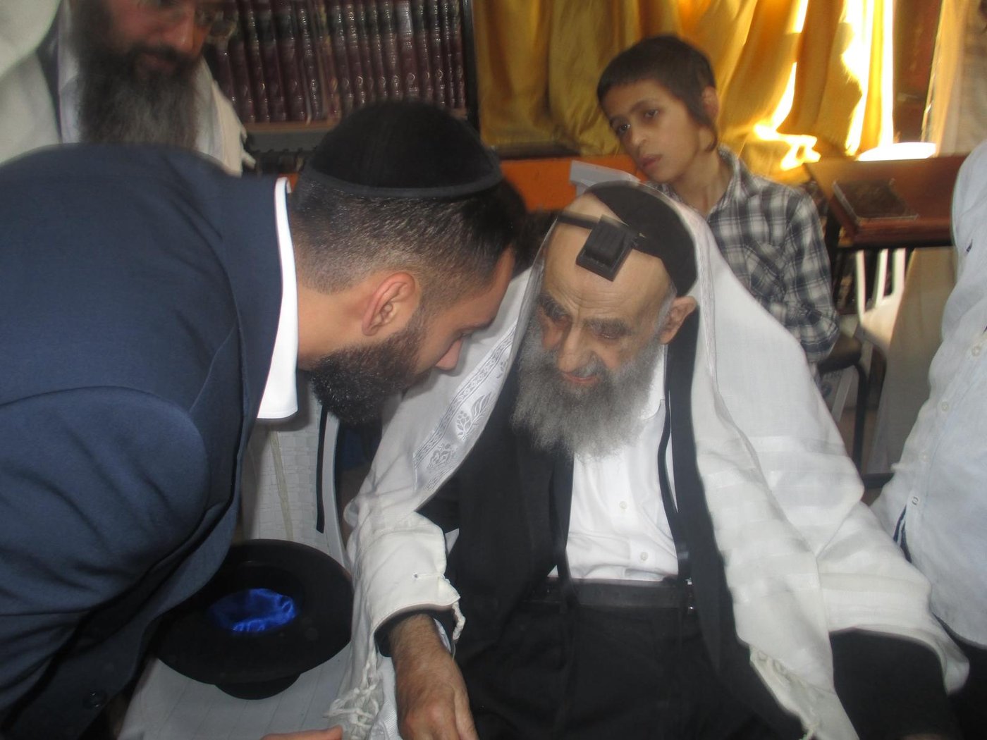 לאחר שחרורו מהכלא הצבאי: ברוך יצחקוב מתקבל בחיבה בבתי גדולי ישראל
