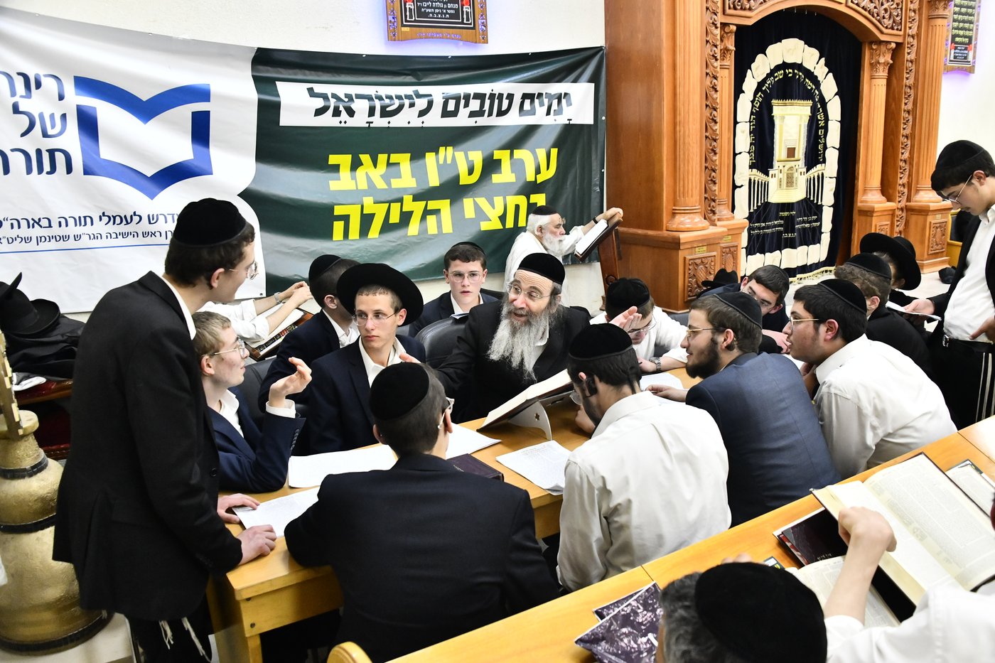 מעמד סגולת רינה של תורה למען אלפי הרווקים והרווקות בט"ו באב בעמוקה