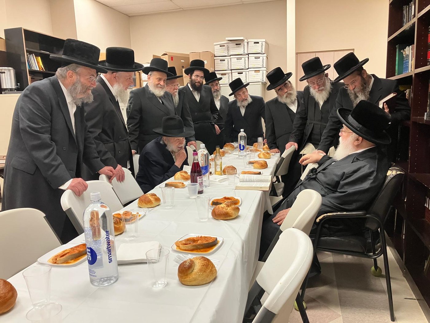 הרב שמעון וואלף קליין בסעודת הילולא כ"א אב בארה"ב