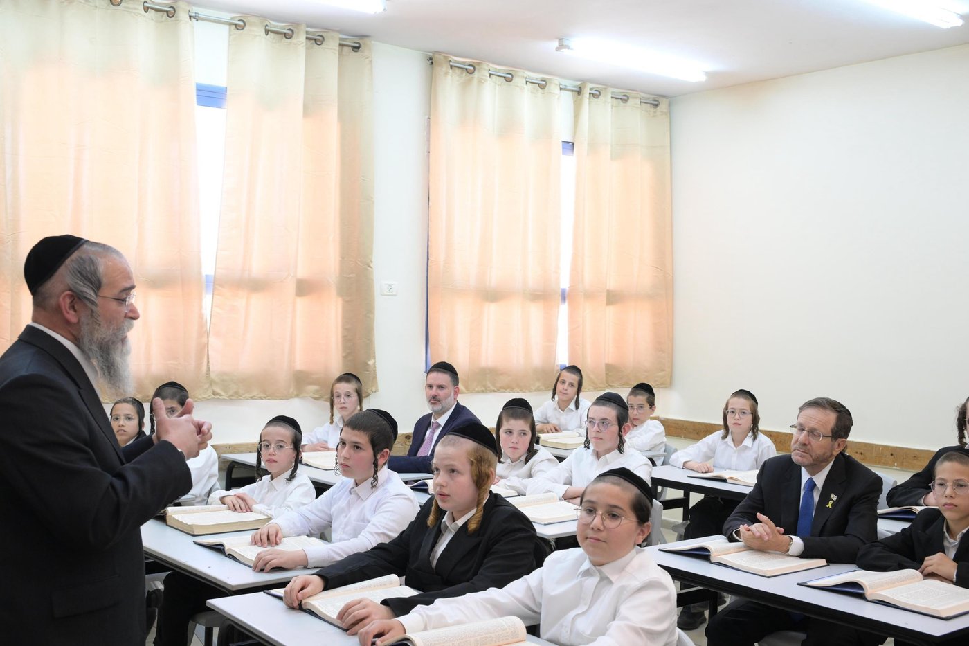 הביקור של הנשיא הרצוג בביתר עילית