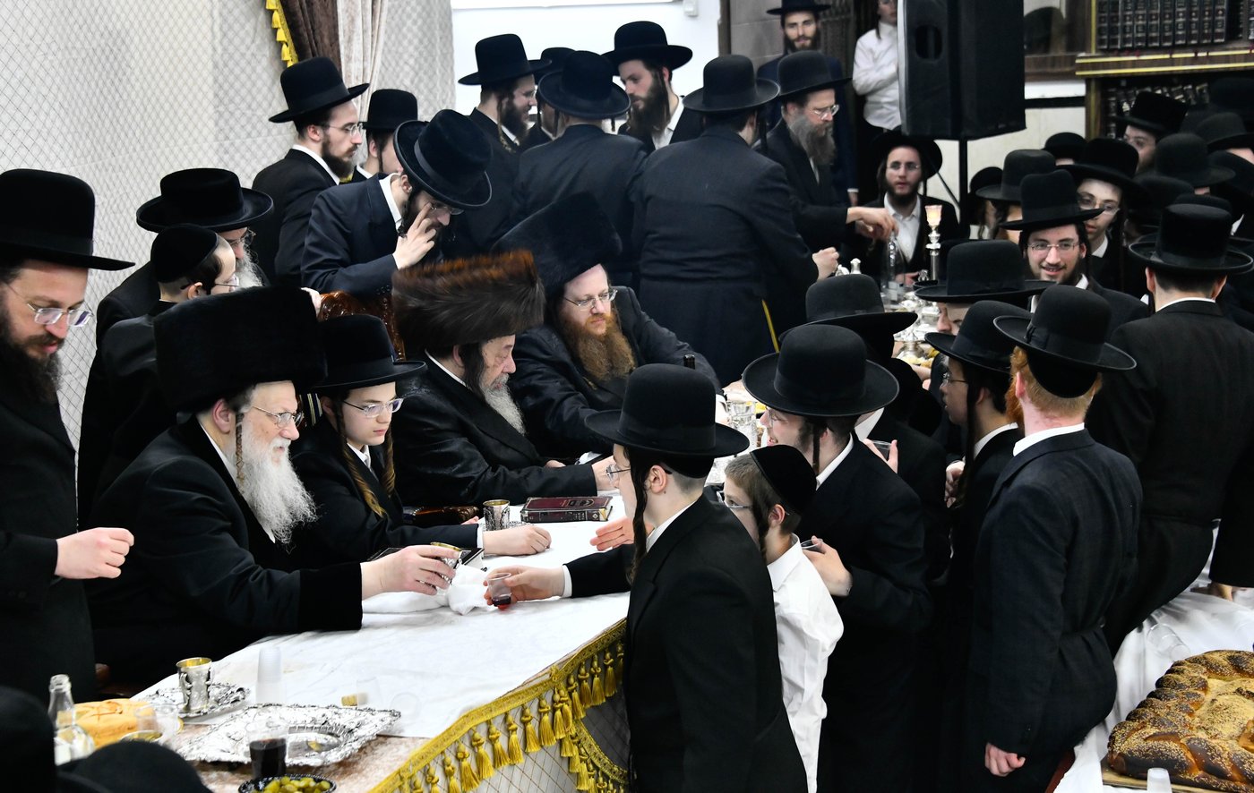 שמחת בר המצווה לנכד האדמו"רים ממודז'יץ וזוועהיל 