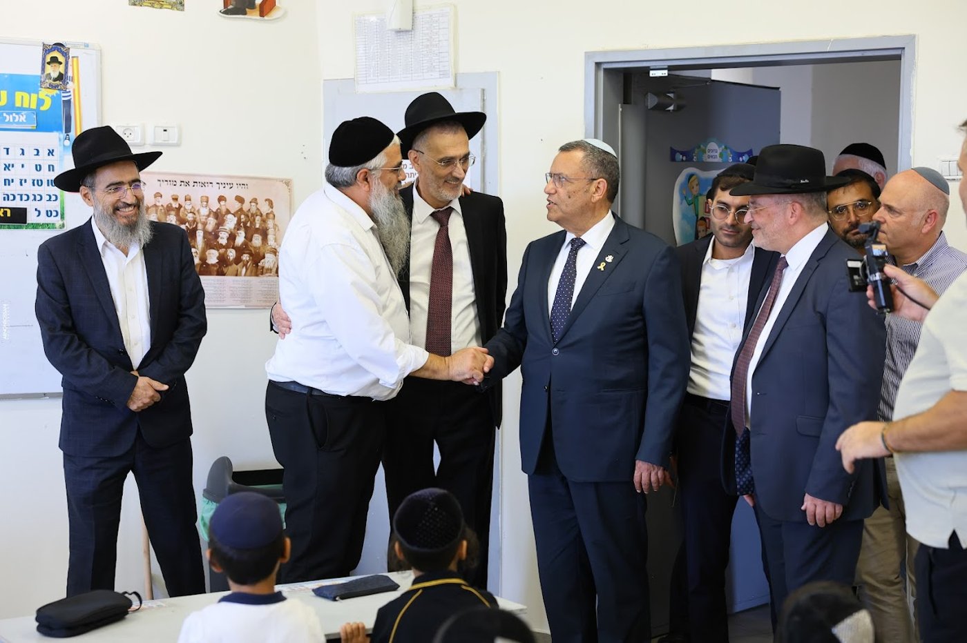ראש העיר ליאון פתח את שנת הלימודים בת"ת 'לחם ביכורים' | תיעוד