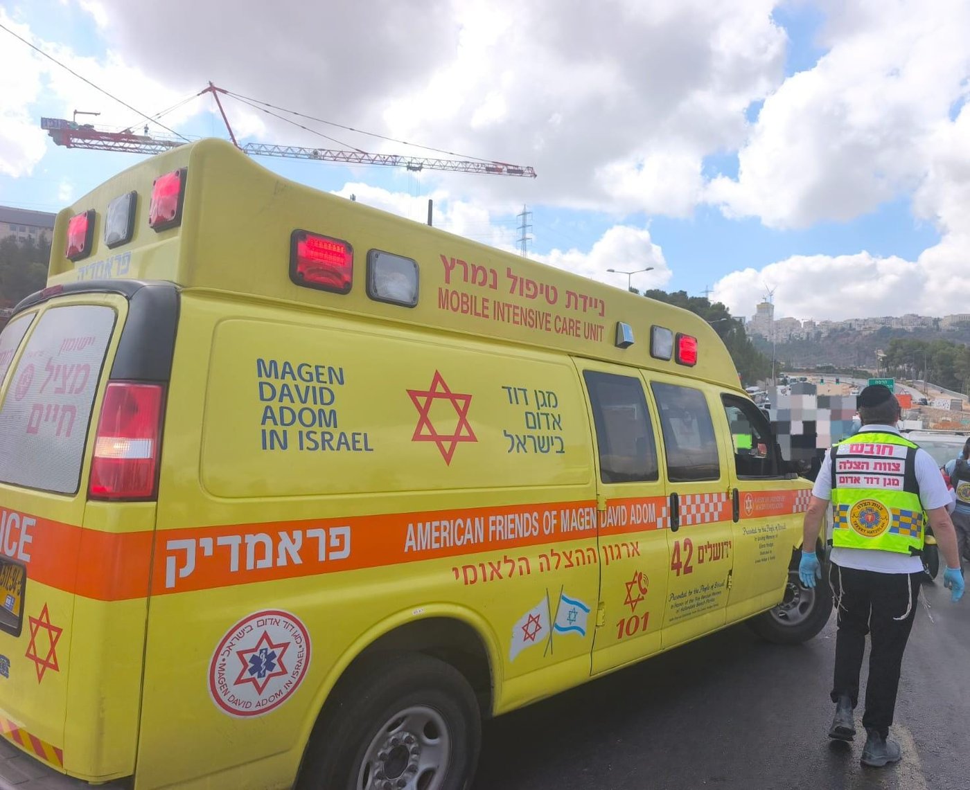 כוחות מד"א בזירה