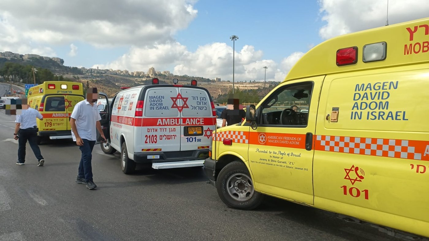 כוחות מד"א בזירה