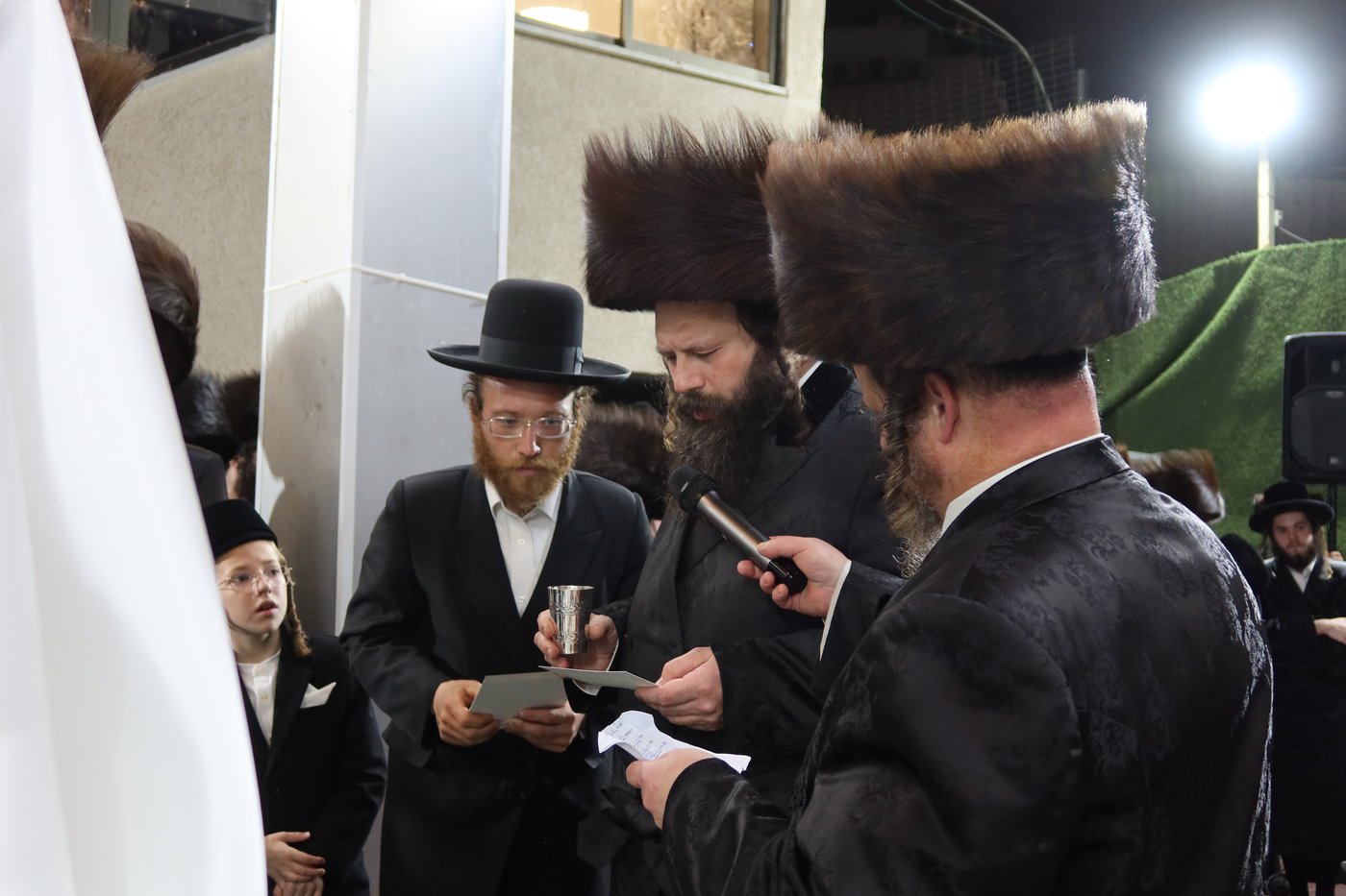 שמחת נישואי נכד האדמו"ר מנאדבורנה באניא