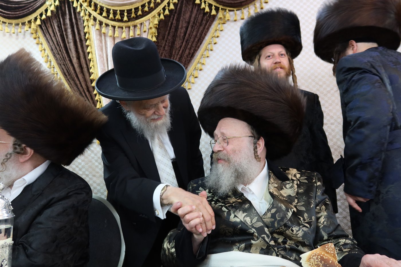 שמחת נישואי נכד האדמו"ר מנאדבורנה באניא