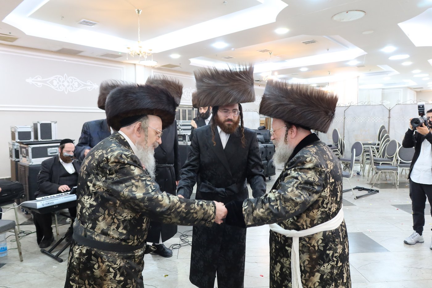 שמחת נישואי נכד האדמו"ר מנאדבורנה באניא