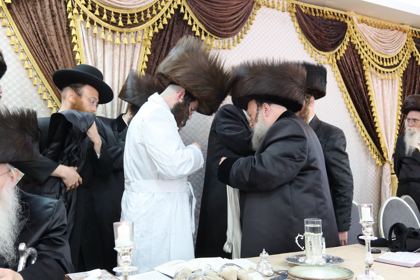 שמחת נישואי נכד האדמו"ר מנאדבורנה באניא