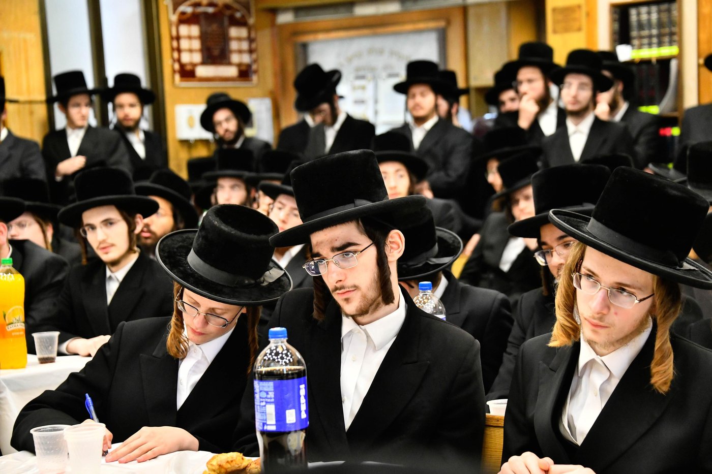 הרה"צ רבי חיים שלום הלברשטאם בביקור בישיבת באבוב בבת ים