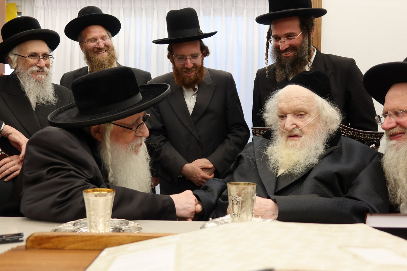 האדמו"ר מצאנז בביקור אצל הגר"מ שטרנבוך