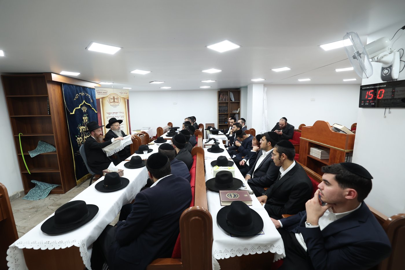 אברכי כולל 'תורת יוסף' בבתי גדולי ישראל 