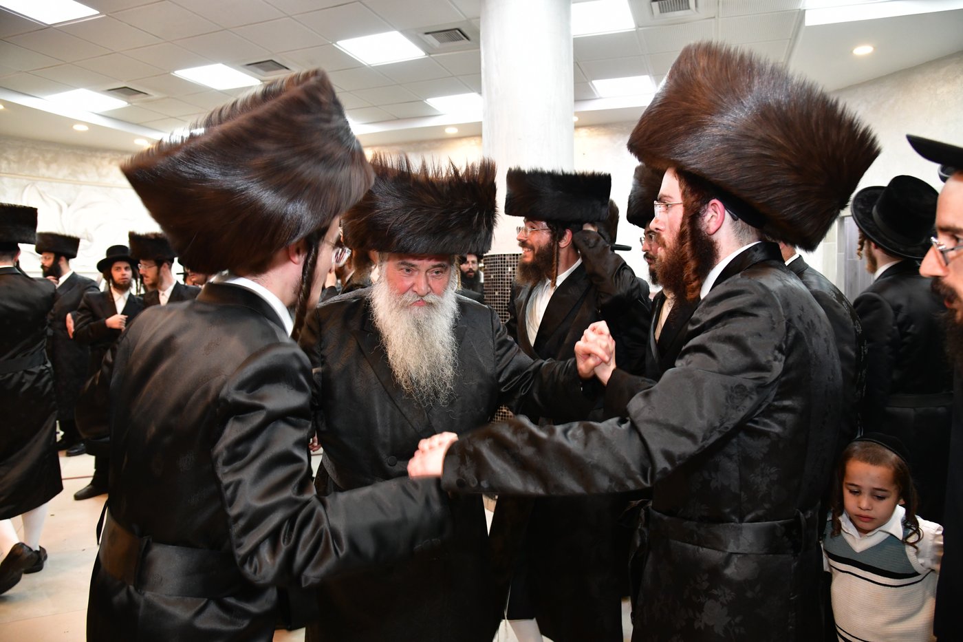 שמחת נישואי בן אב"ד מירון עם נכדת האדמו"ר מלעלוב ניקלשבורג