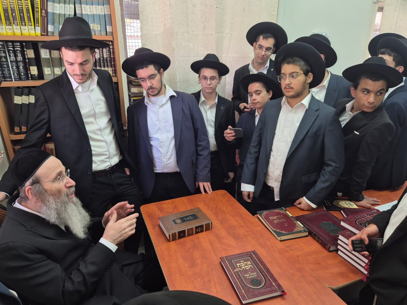 גדולי התורה והכותל: כך נערכו תלמידי 'אורחות חיים' לקראת ראש השנה