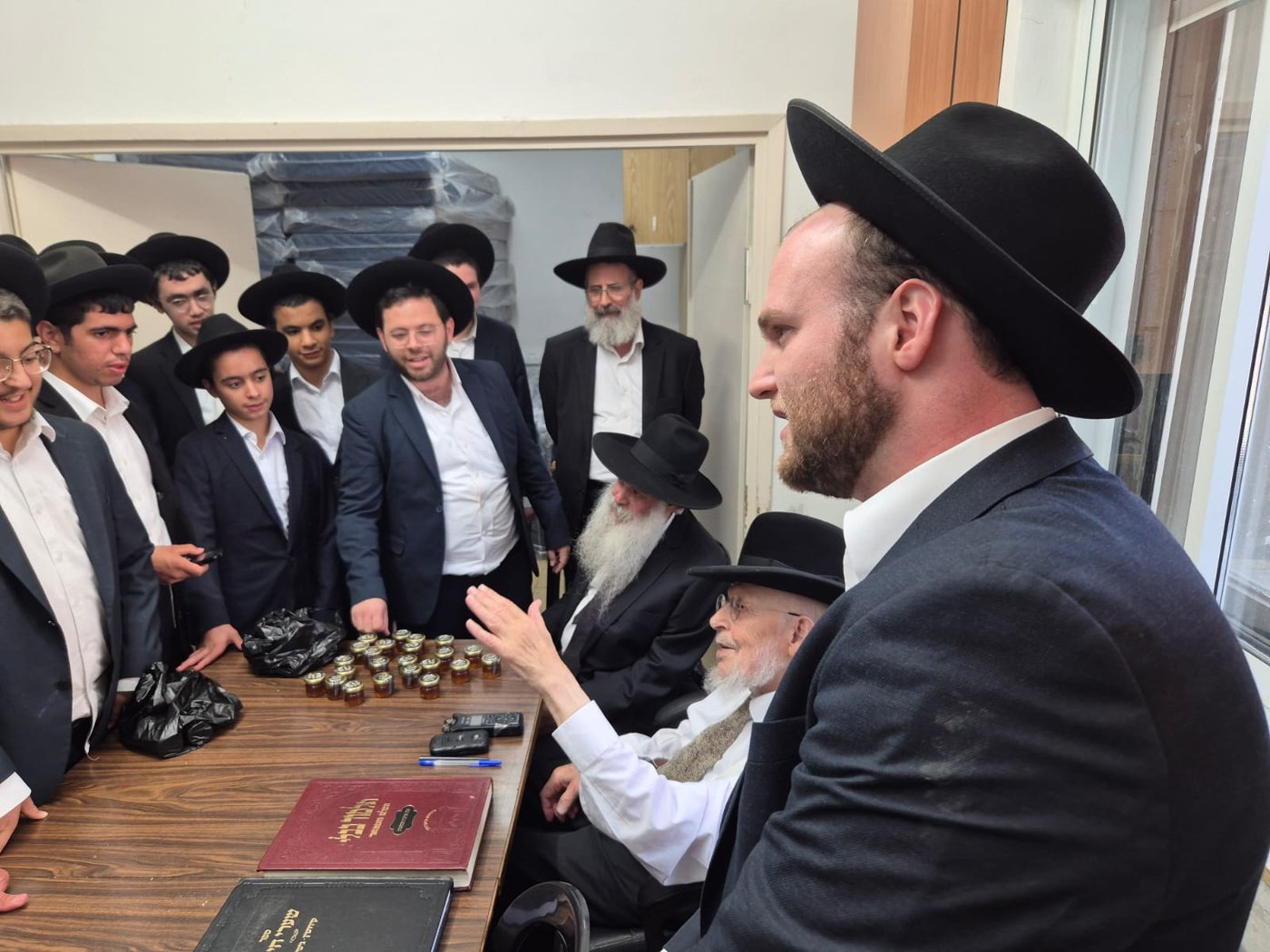 גדולי התורה והכותל: כך נערכו תלמידי 'אורחות חיים' לקראת ראש השנה