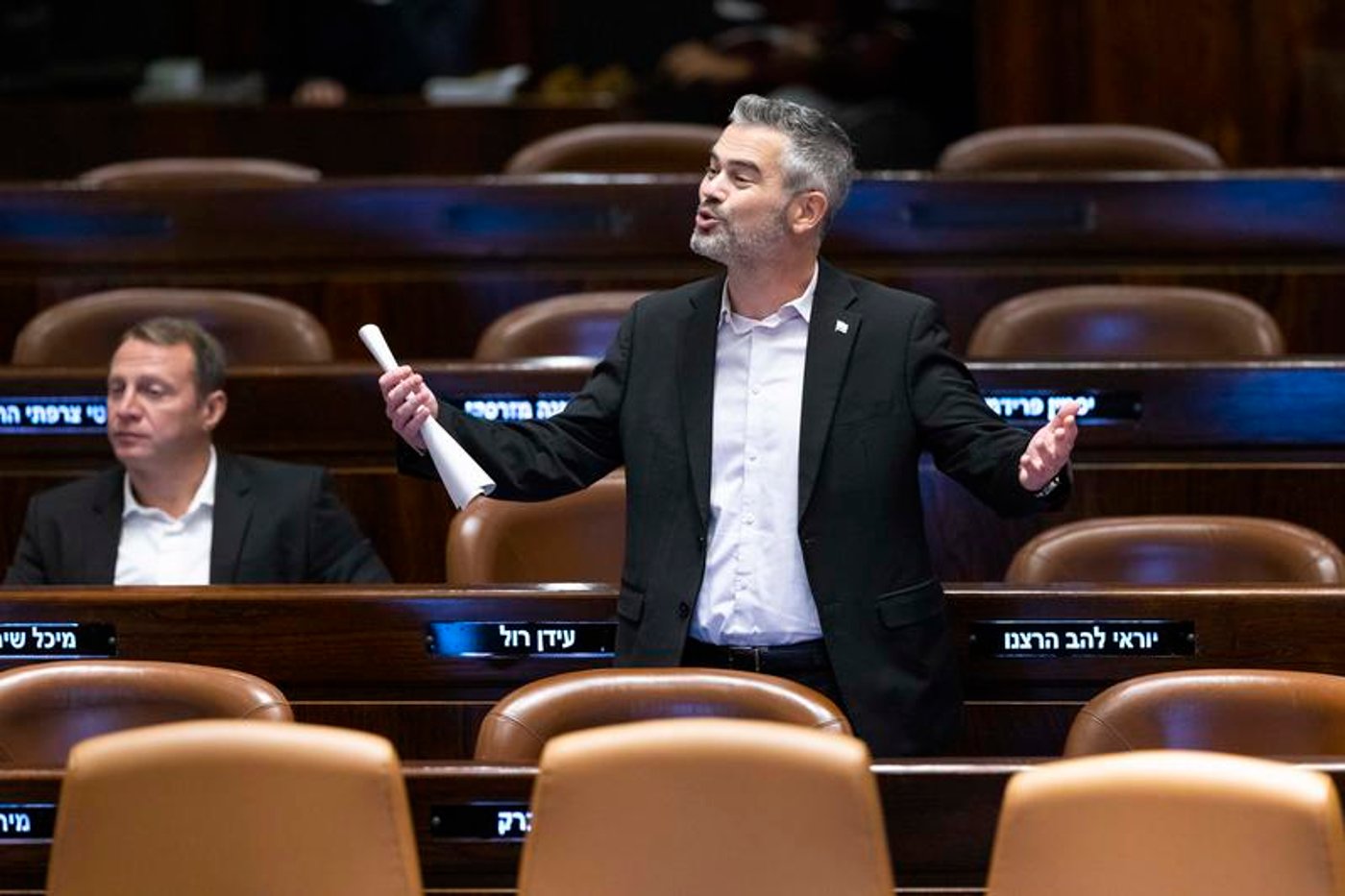 סין מאיימת על ח"כ בעז טופורובסקי: "אם לא ירסן את עצמו - יתנפץ לרסיסים"