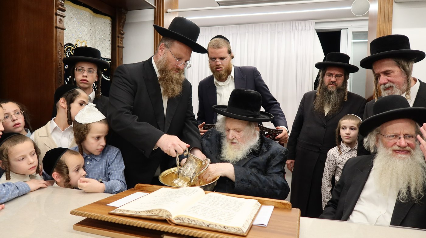 הגר"מ שטרנבוך בבדיקת סכיני השוחטים