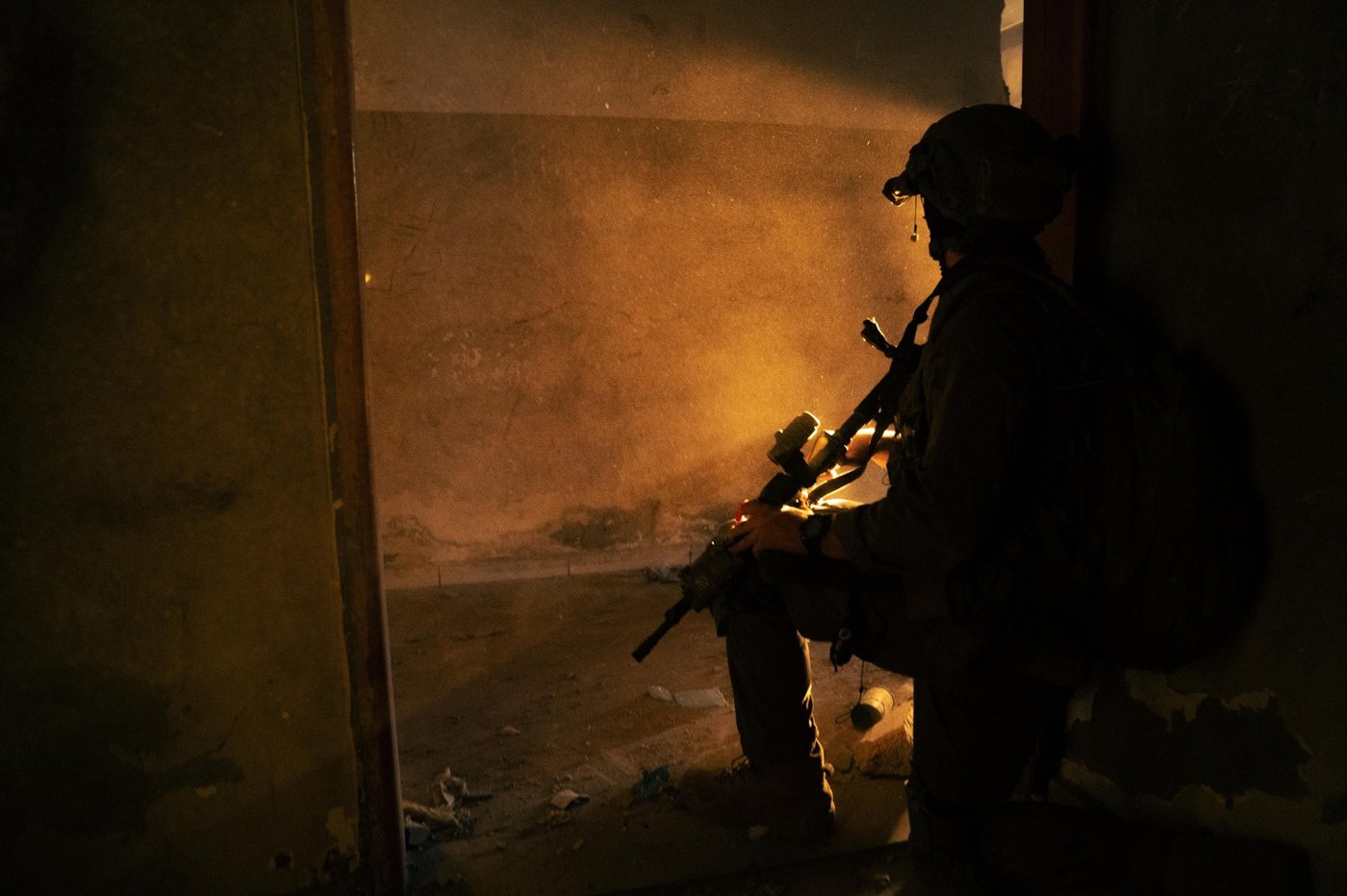 הלוחמים מחסלים מחבלים בשטח; חיל האוויר תוקף מטרות טרור