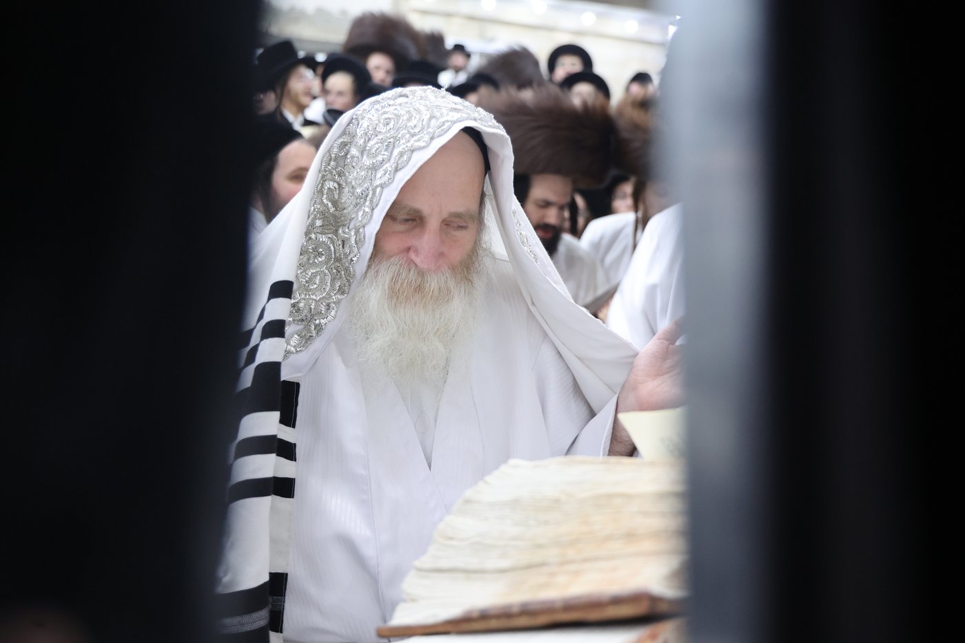 הגרי"מ מורגנשטרן בתפילת מנחה