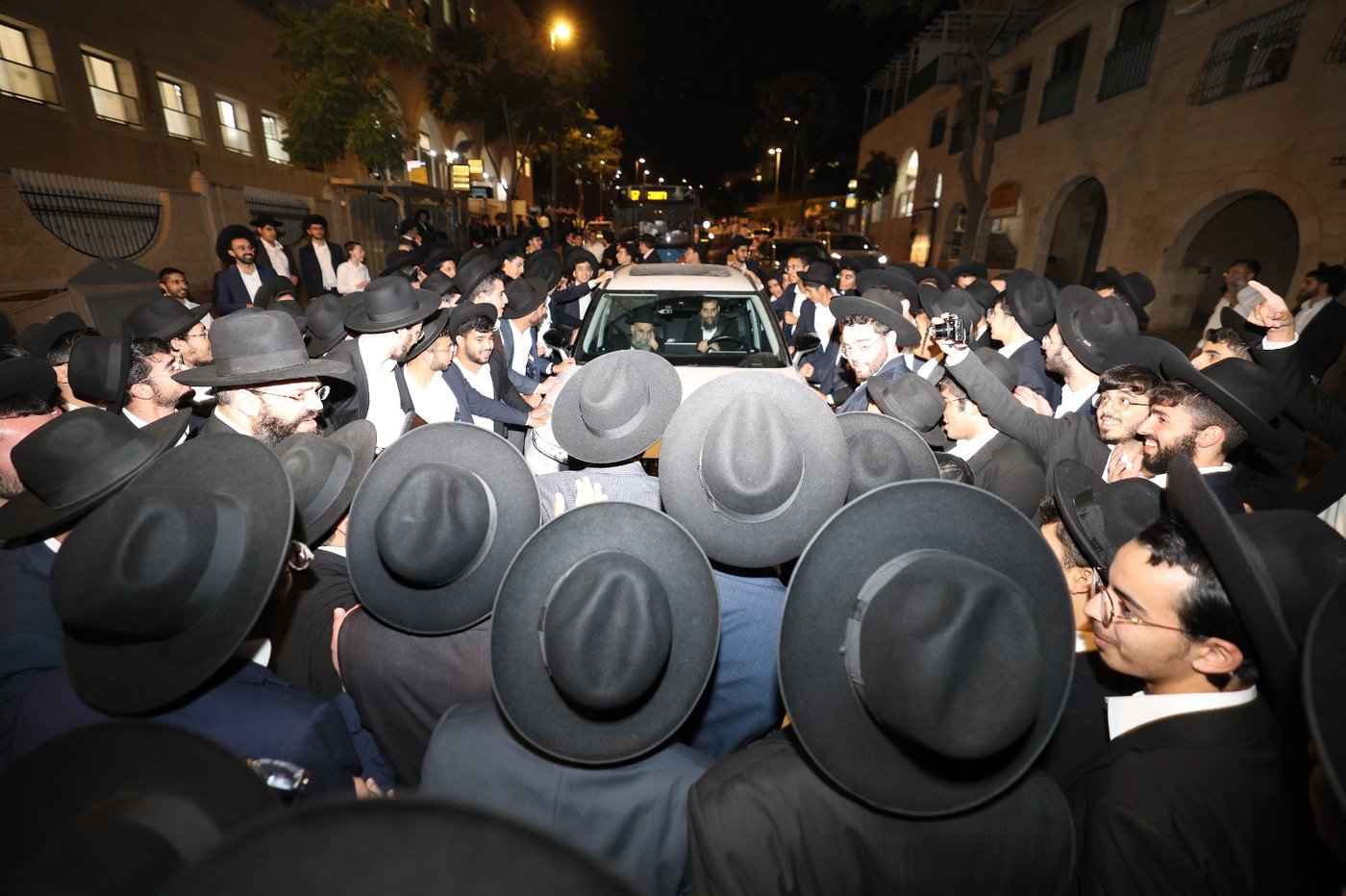 הגר"מ צדקה בישיבת אוהל תורה