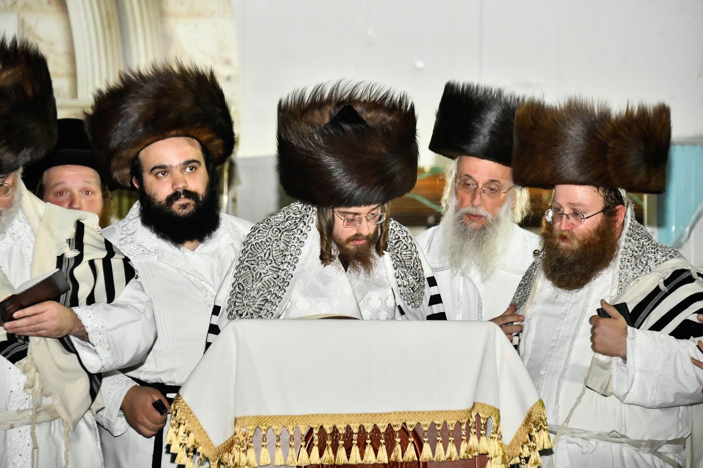 מוצאי יום כיפור בחצה"ק סאדיגורה