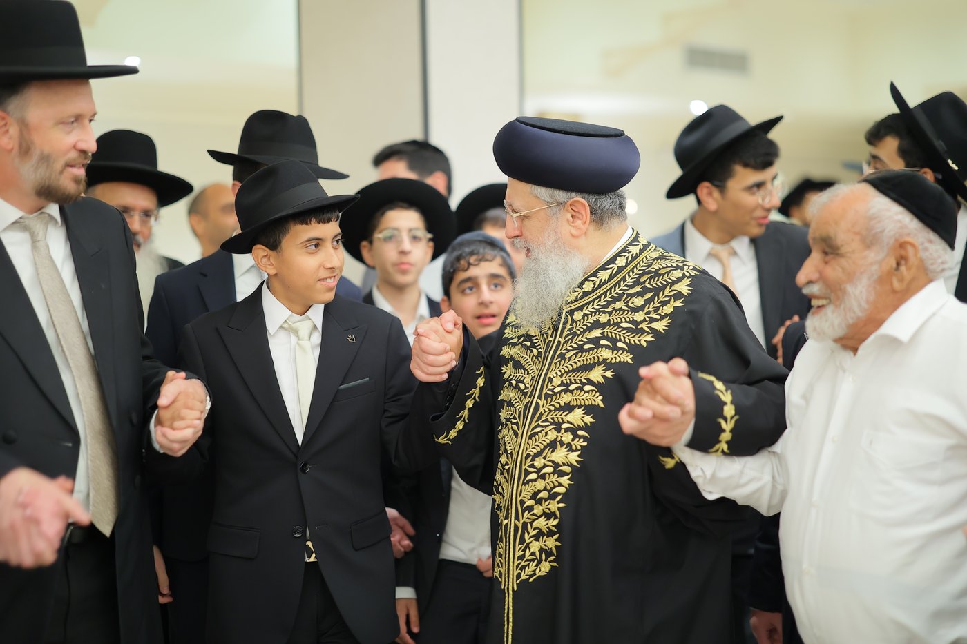 איתי גדסי בירמץ את בנו; מי הגיע לאחל מזל טוב? | צפו בתיעוד נרחב