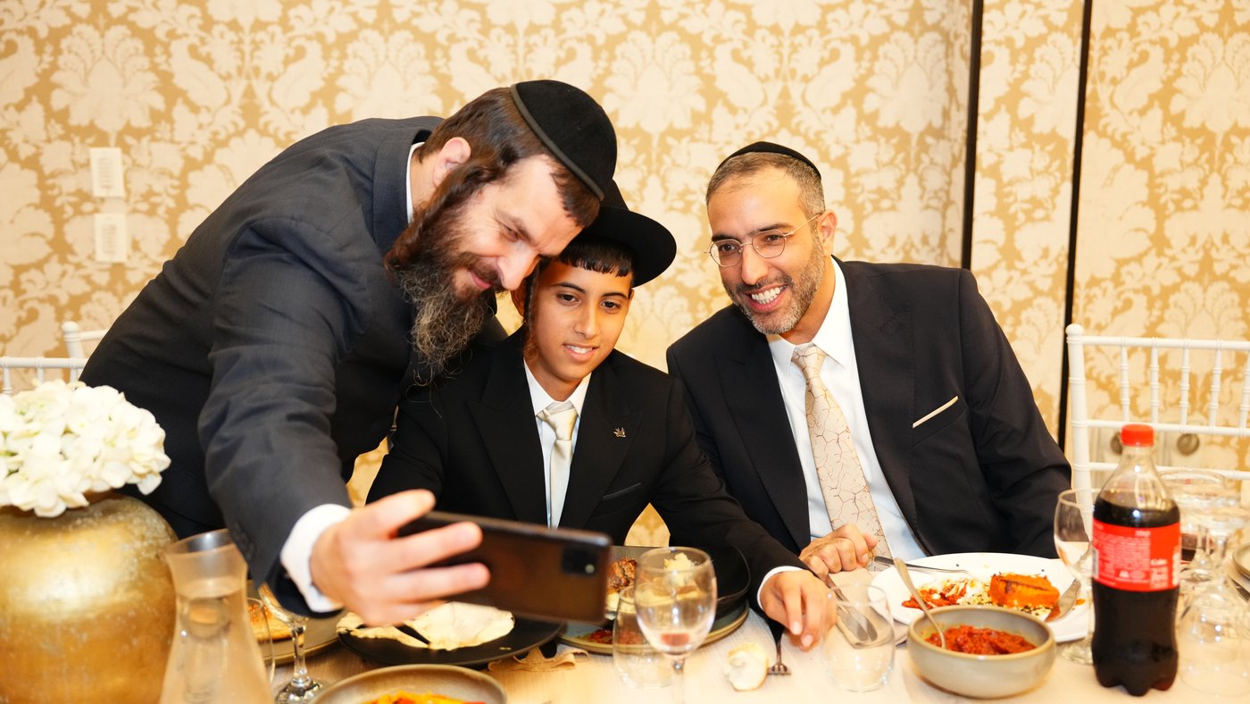 איתי גדסי בירמץ את בנו; מי הגיע לאחל מזל טוב? | צפו בתיעוד נרחב