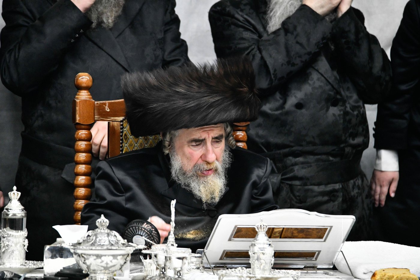 האדמו"ר מרחמסטריווקא בטיש חוה"מ סוכות