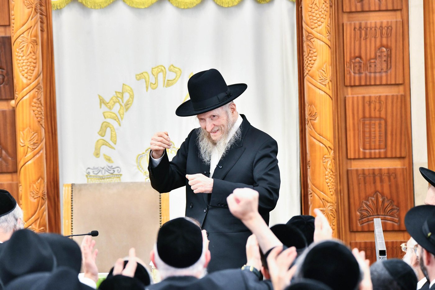 הגה"צ רבי דן סגל בשמחת בית השואבה