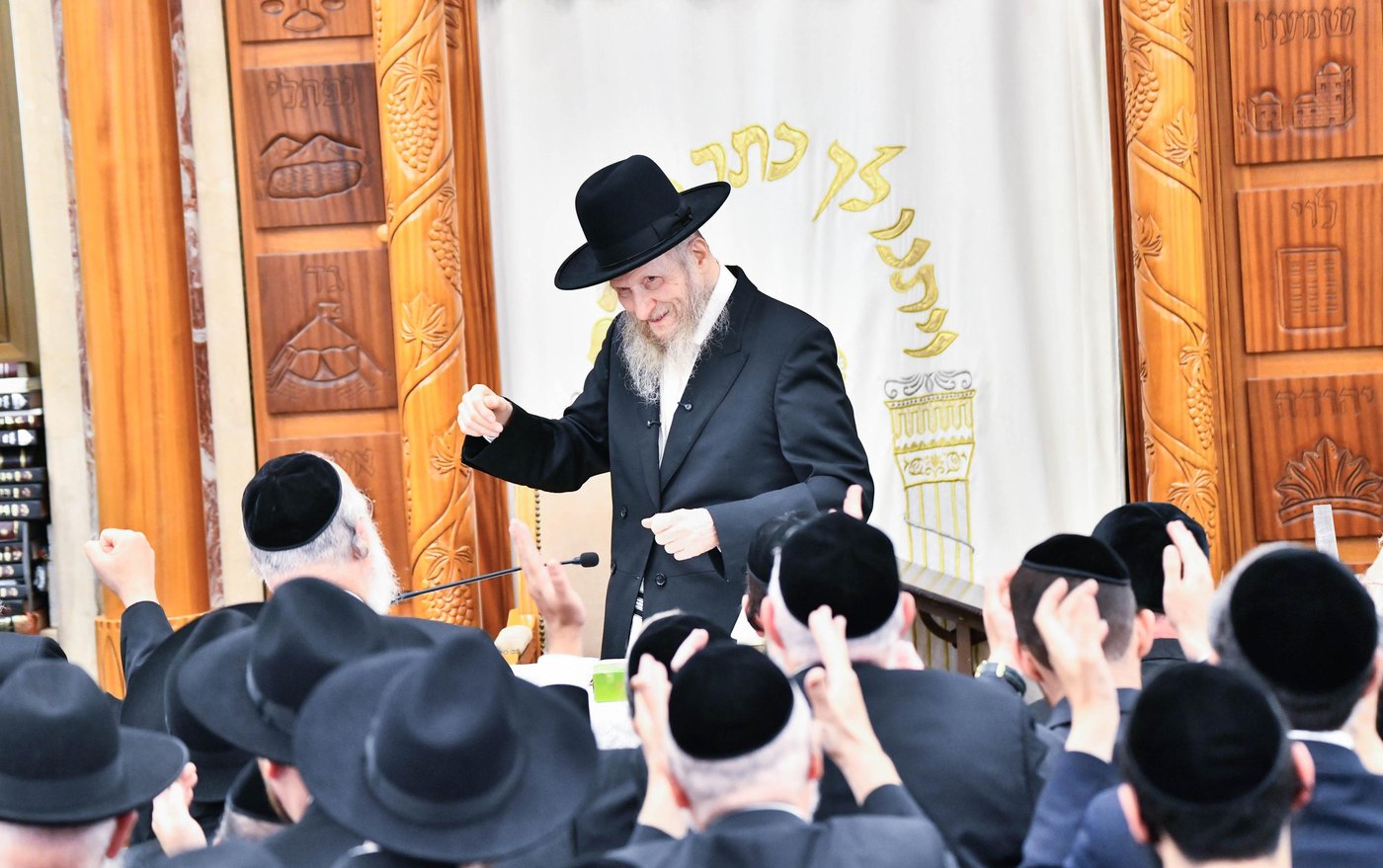 הגה"צ רבי דן סגל בשמחת בית השואבה