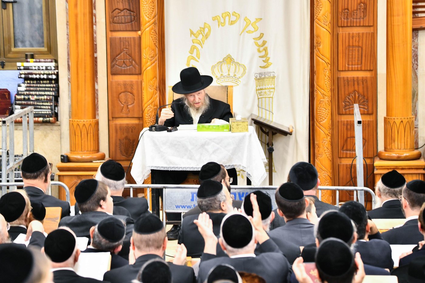 הגה"צ רבי דן סגל בשמחת בית השואבה