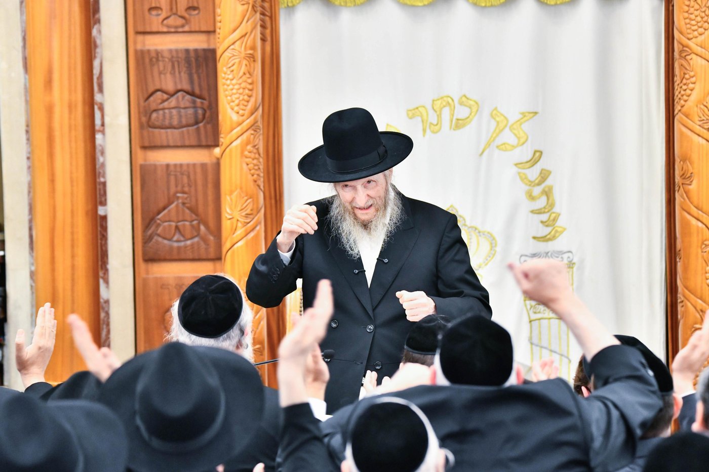 הגה"צ רבי דן סגל בשמחת בית השואבה