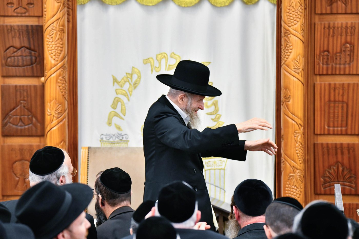 הגה"צ רבי דן סגל בשמחת בית השואבה